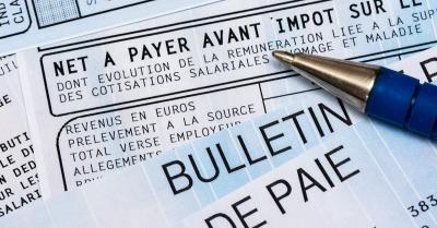 Adoptée en 2023, la directive européenne sur la transparence des rémunérations vise à renforcer l'égalité salariale et la confiance au sein des entreprises. La France dispose jusqu'au 7 juin 2026 pour la transposer en droit national. Dans un contexte où l